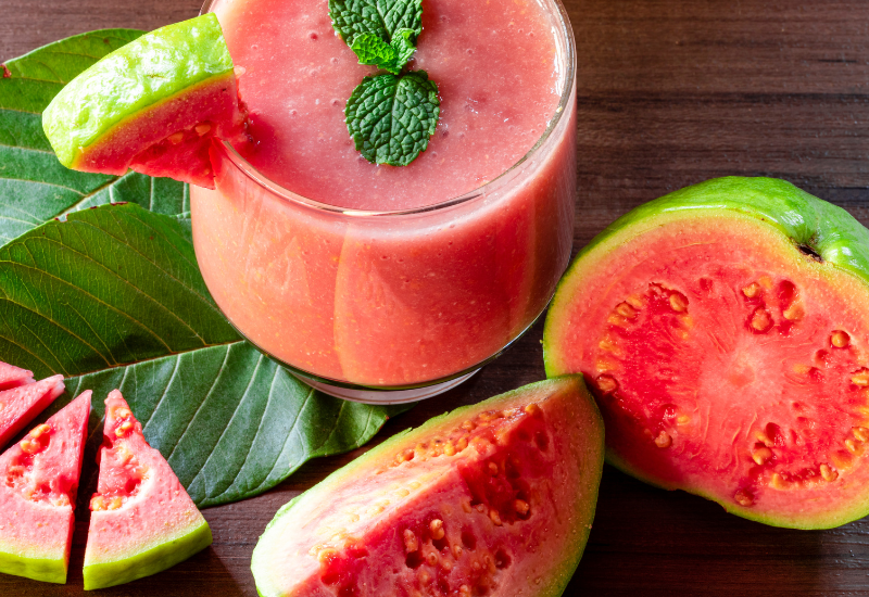 新鮮なグアバ20キロ美味しくてカリカリです。中身大丈夫です。 写真