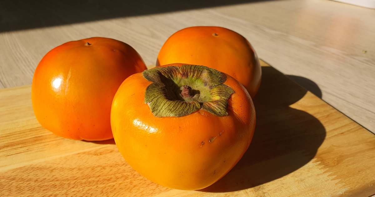 秋の恵み、柿の実：栽培から食卓まで、その魅力に迫る