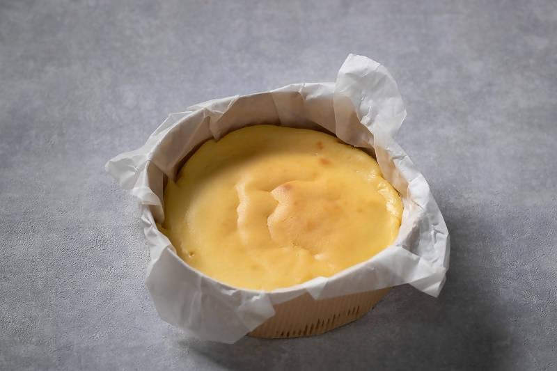 【冷凍】由布山プレミアムチーズケーキ | チーズケーキ・湯布院 五右衛門 チーズ ケーキ 値段 | 湯布院 五衛門 - スイーツモール