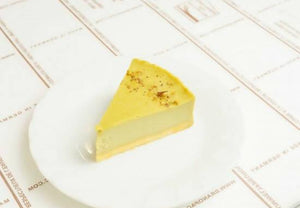【冷凍】チーズケーキ ピスタチオ(1カット)|チーズケーキ|チーズケーキと豆腐スイーツの店 おめざや│ピスタチオチーズケーキ・ピスタチオスイーツ - スイーツモール