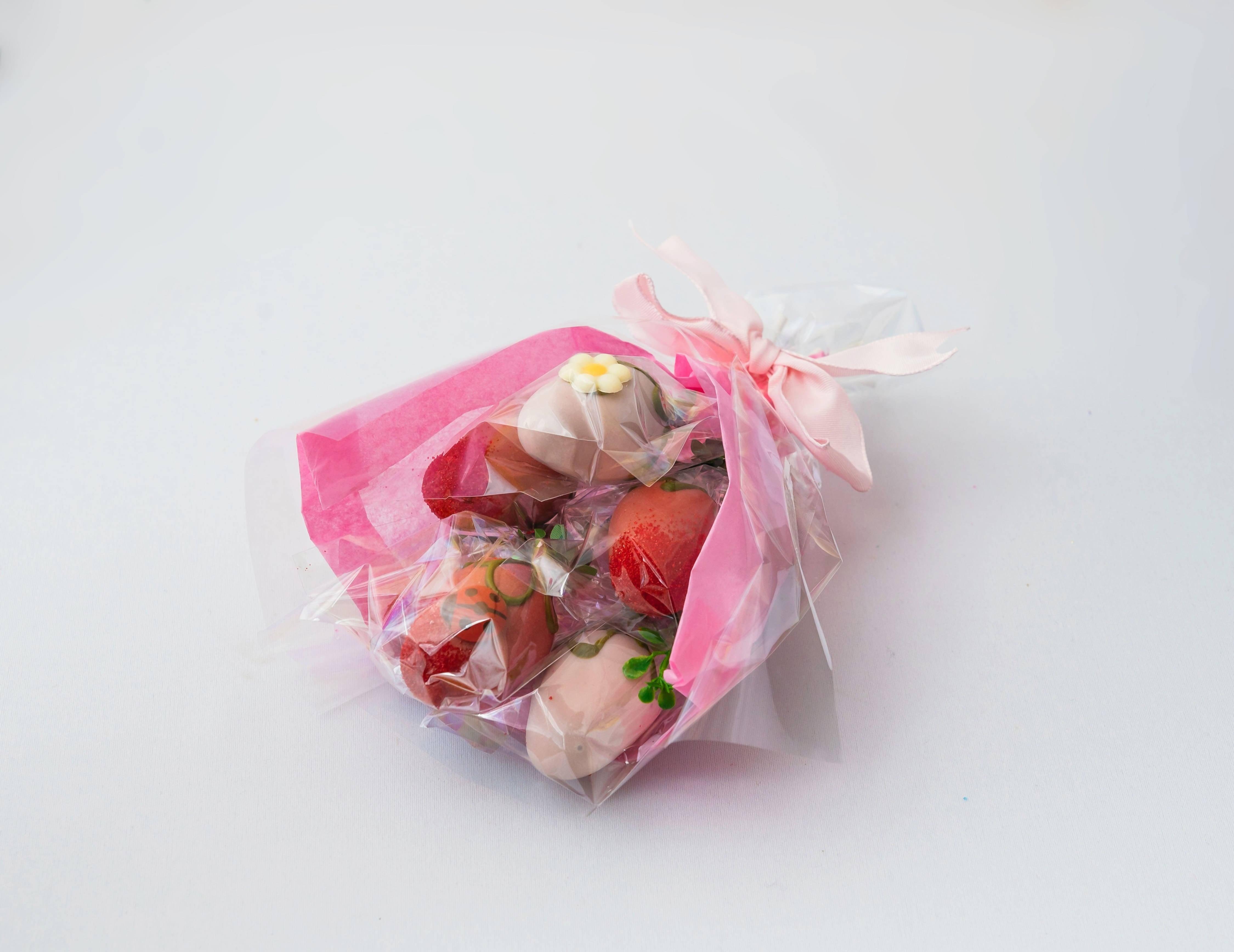 プレゼントやお祝いにぴったりのチョコレートポップケーキ♪華やかな