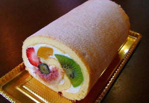 【冷蔵】フルーツたっぷりロールケーキ | ロールケーキ | ララ洋菓子店 - スイーツモール