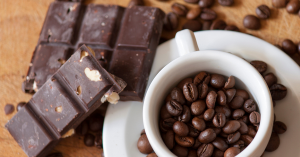 コーヒーの風味広がるチョコレート：大人のための至福の味わい
