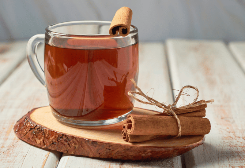 シナモンが香る至福の紅茶時間：紅茶とシナモンの魅力を探る
