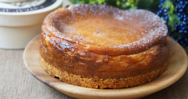 ベイクドチーズケーキとニューヨークチーズケーキ：違いを徹底解説！