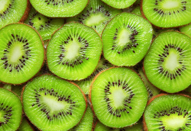 キウイの食べ頃を見極める！甘くてジューシーなキウイを味わうための完全ガイド