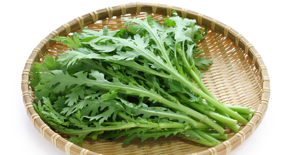 春菊の完全ガイド：栄養、選び方、保存、下ごしらえから美味しいゆで方まで徹底解説