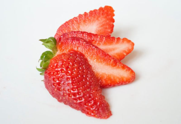ケーキを格上げ！いちごの切り方と盛り付けアイデア集
