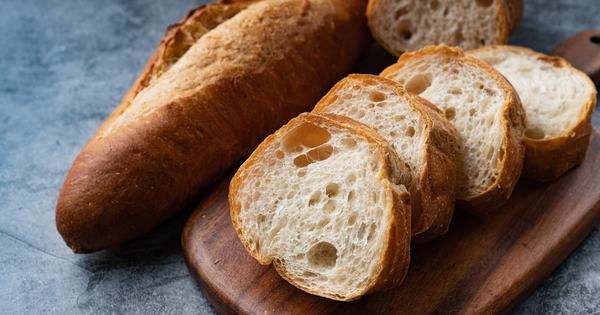 カチカチになったフランスパンを復活！究極の柔らか裏ワザと保存術