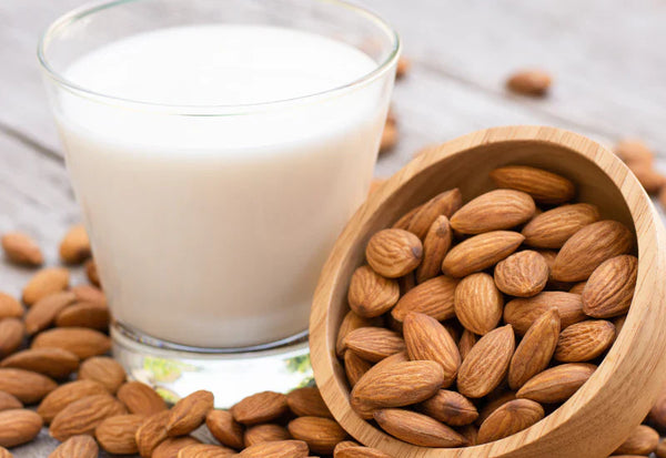 アーモンドミルクとは