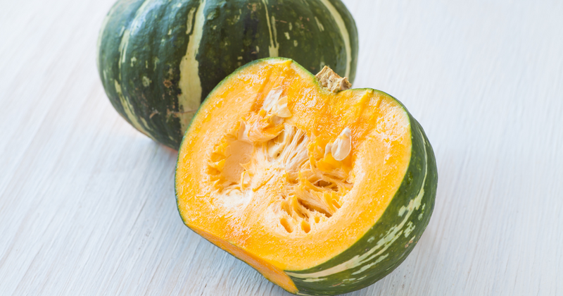 【かぼちゃ】生で食べられる？管理栄養士がリスクと注意点を解説