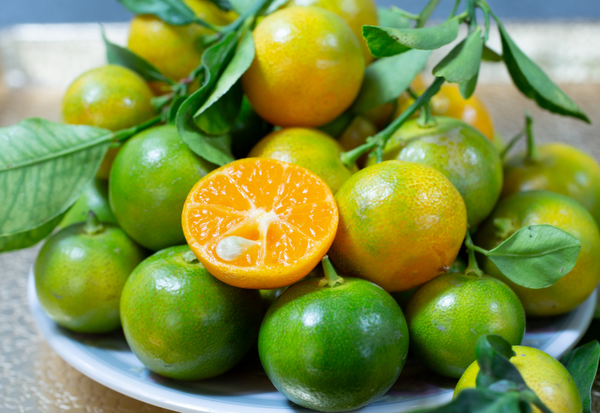 金柑の食べ過ぎは体に悪い？健康リスクと1日の適量、効果的な食べ方を解説