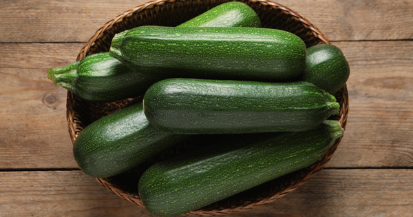 ズッキーニのすべて：味の特徴、美味しい食べ方、生食の注意点から旬まで徹底解説