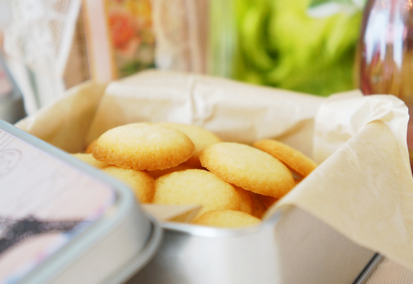 夏のお菓子を常温で美味しく！保存方法と劣化対策ガイド