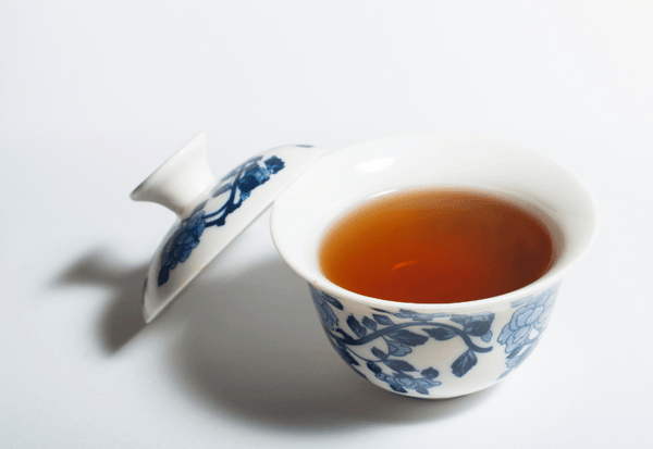 烏龍茶と桃の出会い：香り高く、甘美なハーモニー
