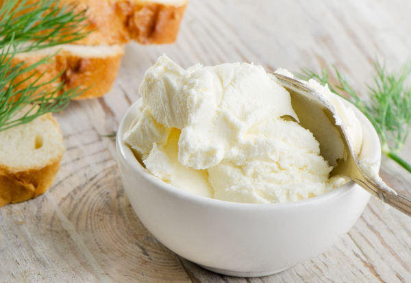 生クリーム100mlは何グラム？正確な重量とカロリーを知ろう