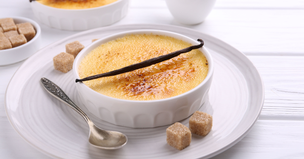 クレームブリュレ vs クリームブリュレ： なぜ「クリーム」ではないのか？