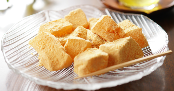 わらび餅の賞味期限・消費期限とは？期限切れはいつまで食べられる？腐るとどうなる？見分け方と保存方法を徹底解説