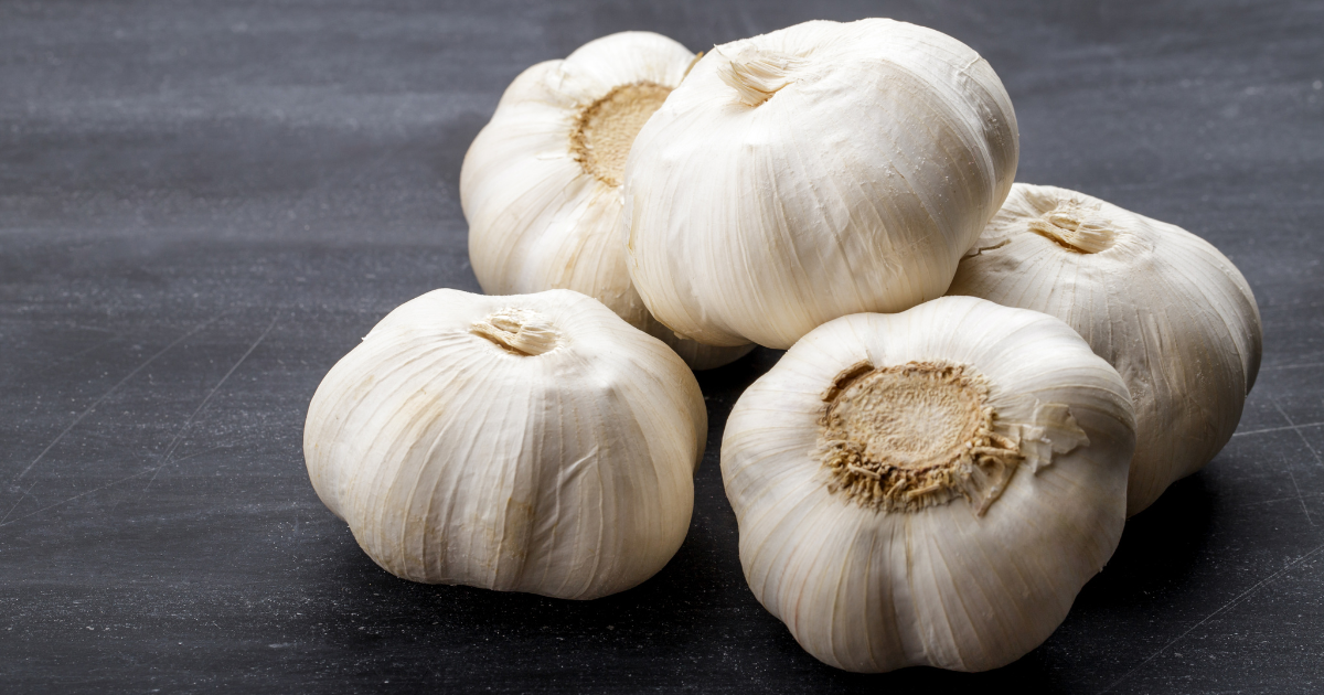 にんにくの最適な保存方法を徹底解説！農家の知恵と家庭でできる長期保存術