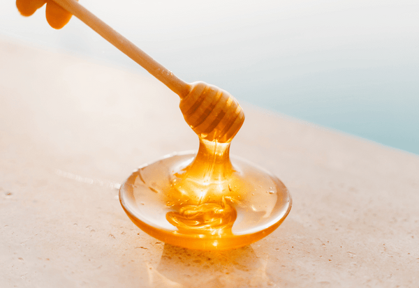 生クリームを砂糖なしで楽しむ！蜂蜜で叶える自然な甘さのレシピ
