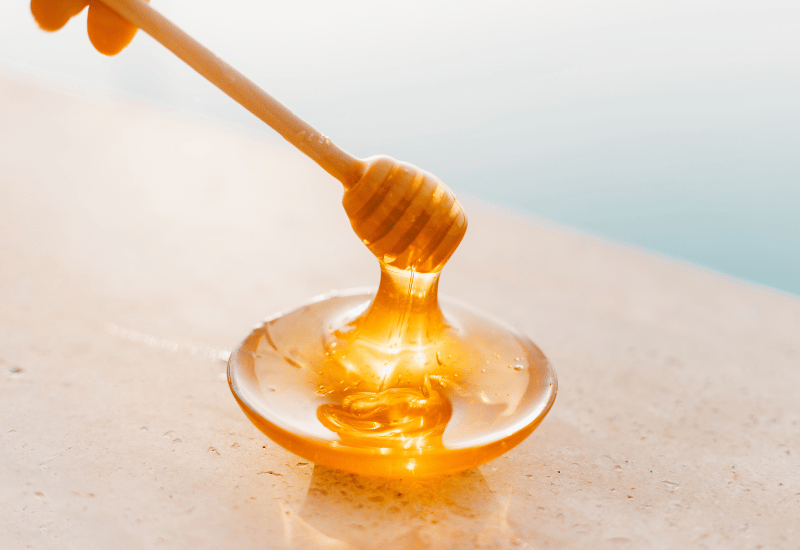 生クリームを砂糖なしで楽しむ！蜂蜜で叶える自然な甘さのレシピ