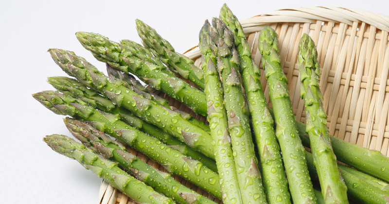 冷蔵庫でアスパラガスを新鮮に保つ保存方法