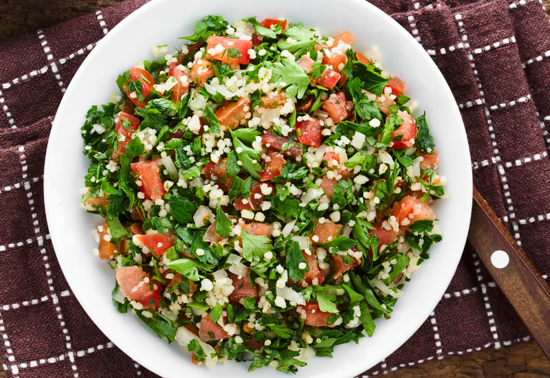 パリジェンヌも愛する万能料理！タブレの魅力と簡単レシピ