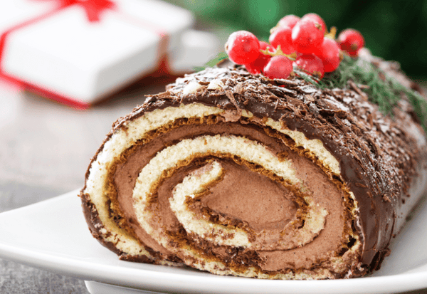 クリスマスロールケーキ：簡単手作りで温かいクリスマスを！