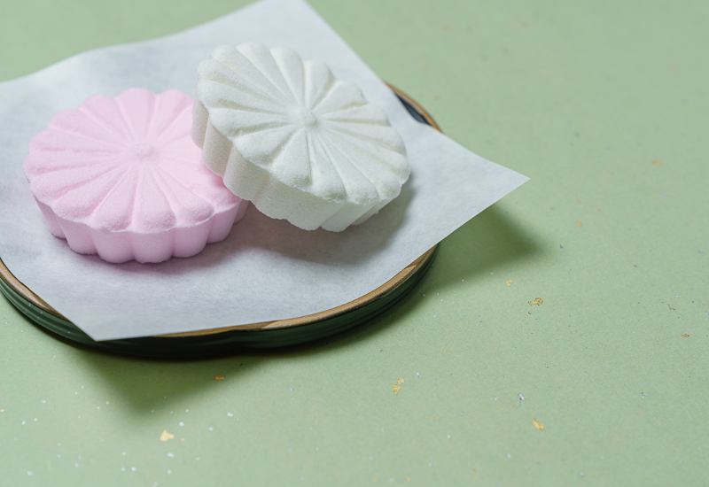 落雁（らくがん）の魅力：お供え物の意味まで徹底解説