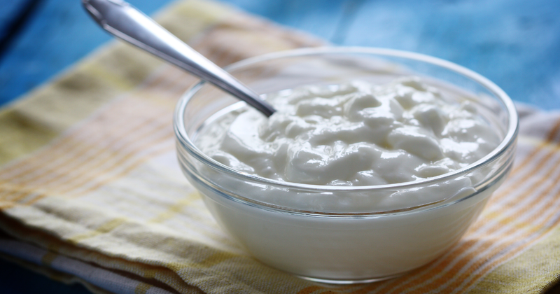 ヨーグルトで手作りクリームチーズ：驚くほど本格的な味わいと活用法