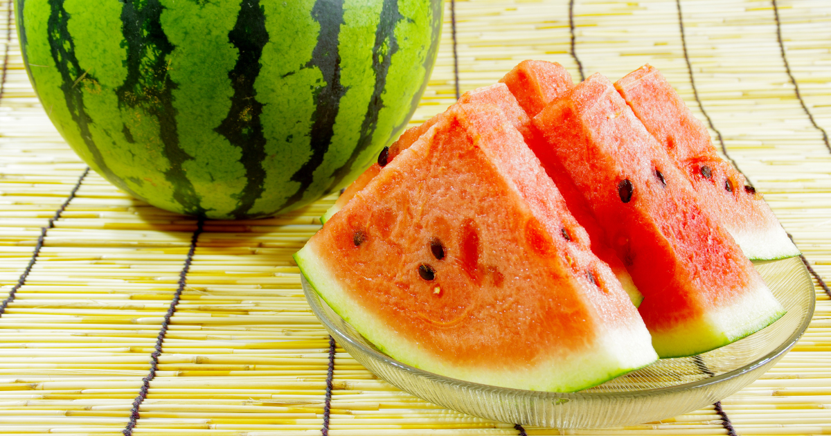 甘くて美味しいスイカの選び方：夏の味覚を極める！