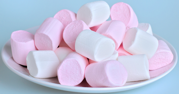 マシュマロの意外なルーツ：名前の由来と歴史を徹底解説