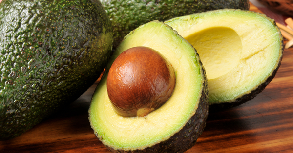 アボカド半分、もう無駄にしない！鮮度を保つ保存テクニック