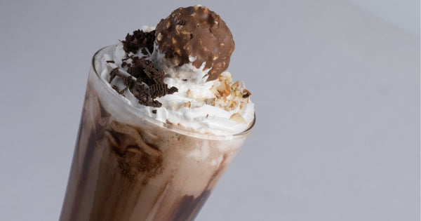 自宅で簡単！チョコレートフラペチーノの作り方：スタバ風レシピからアレンジまで
