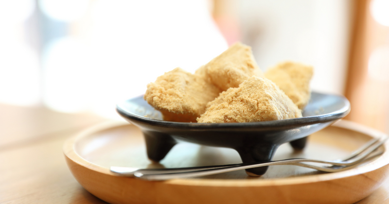 わらび餅の魅力｜とろける食感と伝統の味わいを楽しむ方法