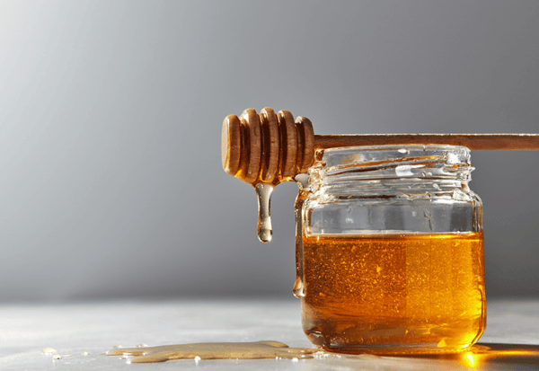 蜂蜜とは？天然の甘味料、メープルシロップとの違い、保存方法を解説