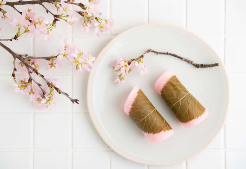 魅惑の春：さくら菓子の世界を探る