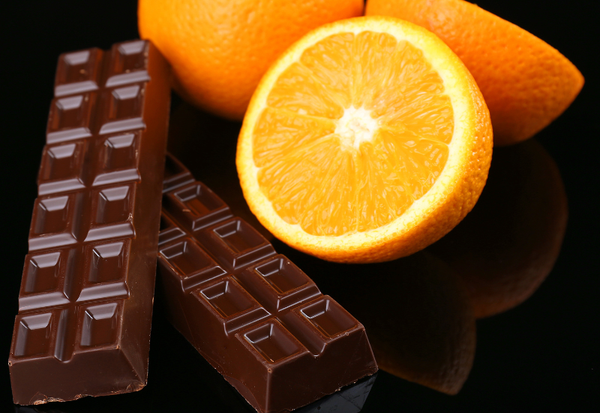 オレンジピールチョコレート：柑橘の香りと至福のハーモニー