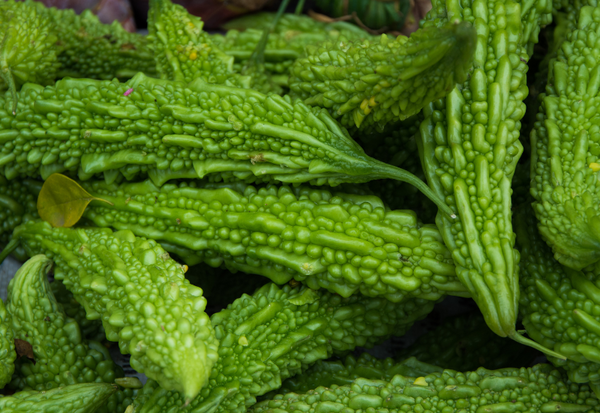 ゴーヤとは：苦味と栄養、多彩な顔を持つ夏野菜の魅力