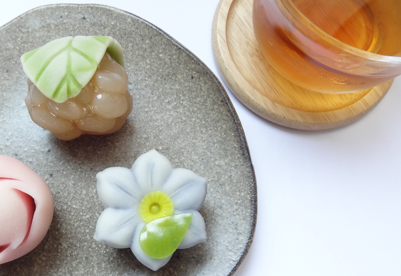 彩り豊かな日本の伝統菓子：練り切りの魅力と奥深い世界