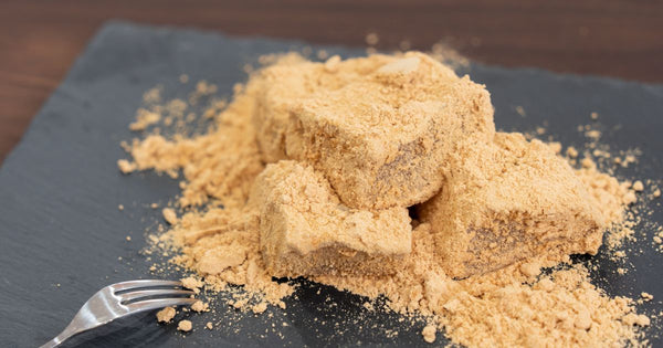 わらび餅の原料：本わらび粉から代用澱粉まで徹底解説