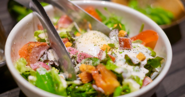 シーザーサラダ 由来