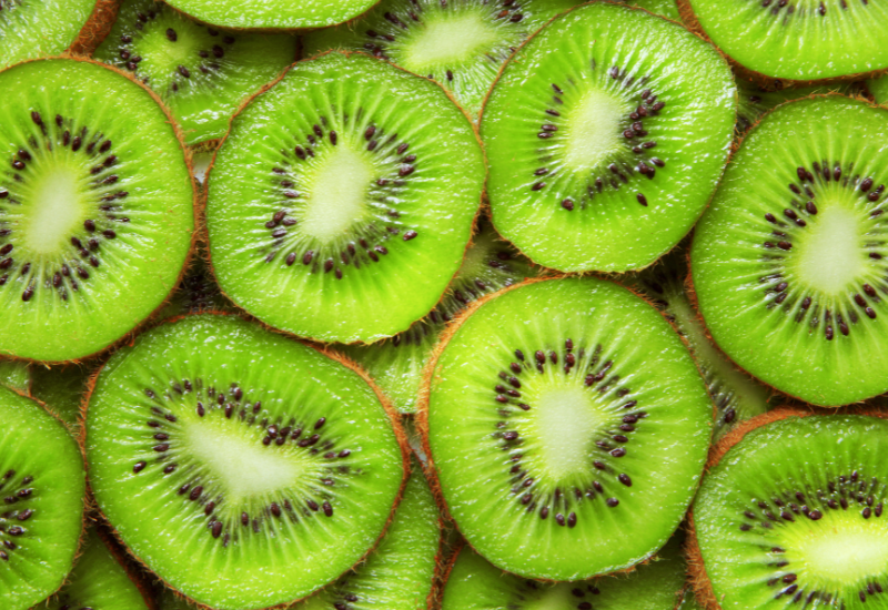 キウイフルーツを食べる前に知っておきたい注意点：栄養満点フルーツの落とし穴
