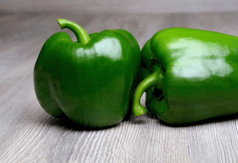 ピーマンを生で美味しく食べる！下処理とレシピのコツ