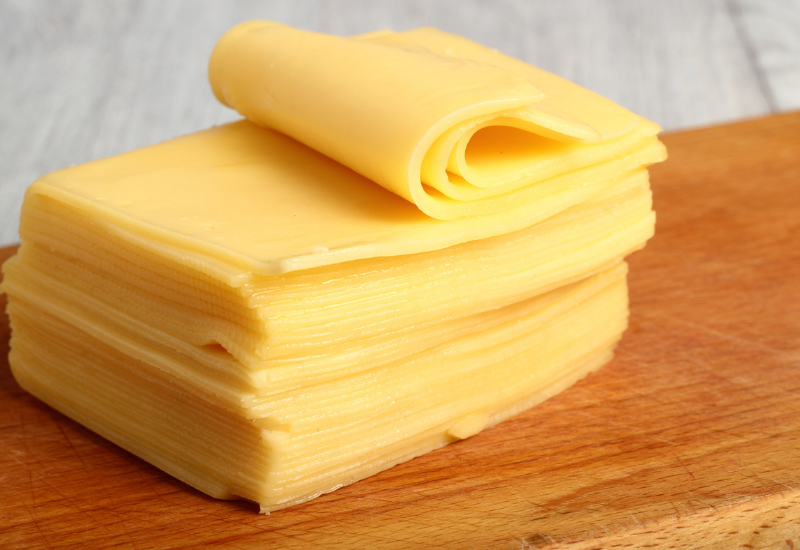 妊娠中にスライスチーズはOK？種類別の注意点と安全な食べ方