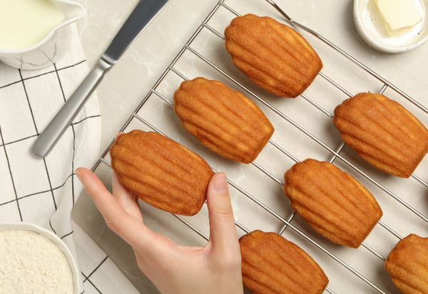 マドレーヌ賞味期限：市販品と手作り、美味しく食べるための完全ガイド