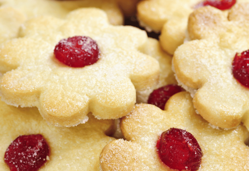 ドレンチェリー：お菓子を彩る鮮やかな宝石