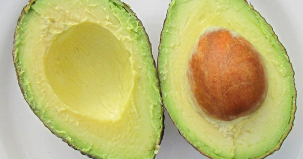 アボカドの栄養効果：美容と健康を支えるスーパーフードの秘密