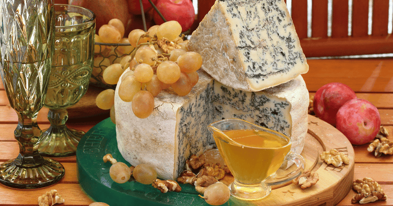 ゴルゴンゾーラとはちみつの魅惑：至福のレシピと味わいの秘密