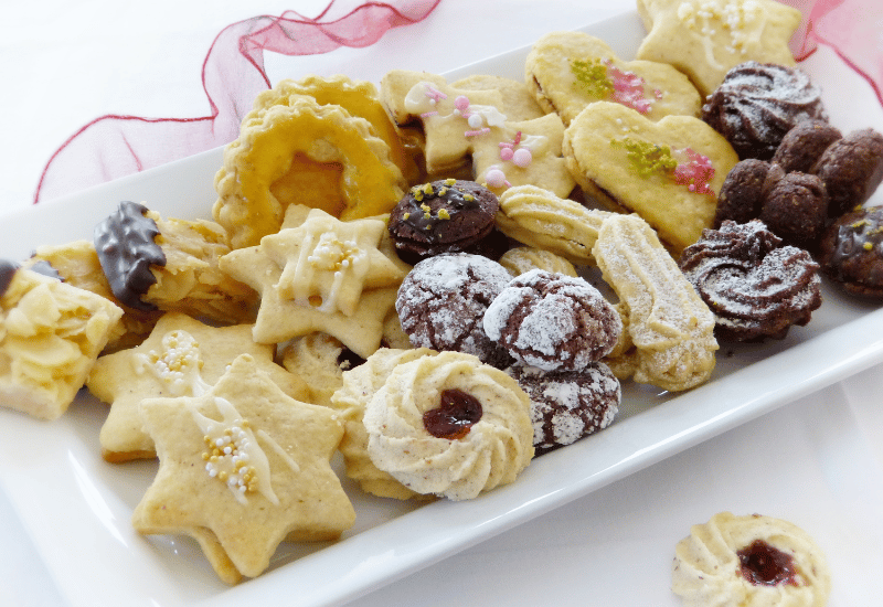 お菓子を彩る魔法！魅惑のトッピング素材集